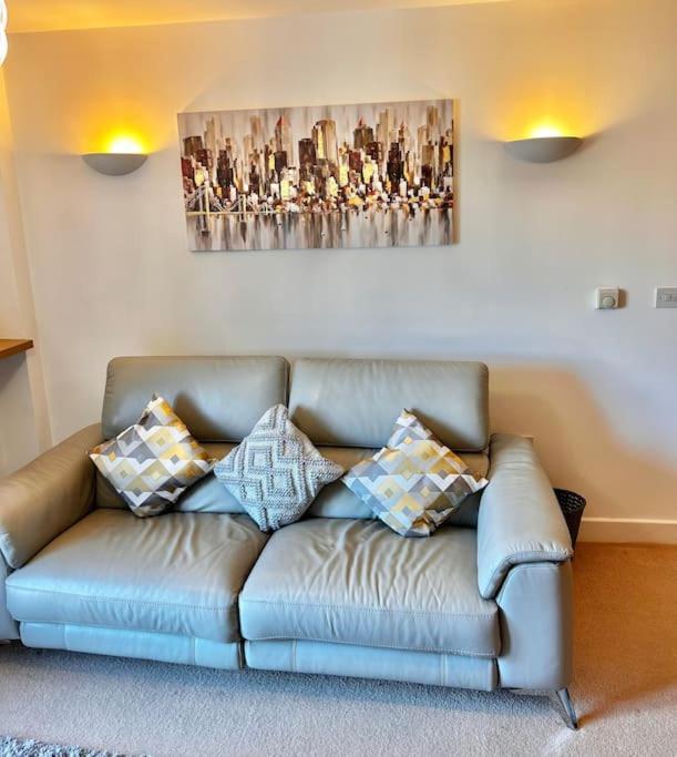 City Centre Apartment. Ρέξαμ Εξωτερικό φωτογραφία