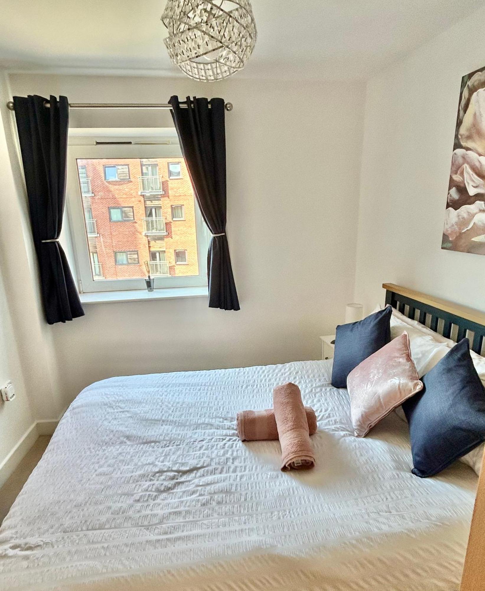 City Centre Apartment. Ρέξαμ Εξωτερικό φωτογραφία