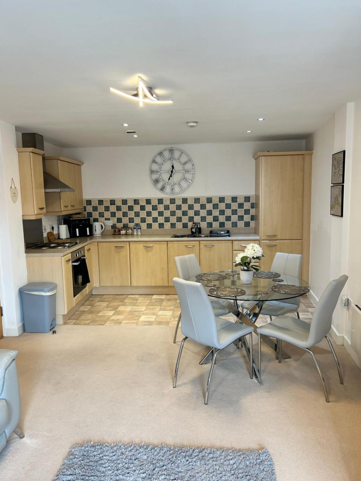 City Centre Apartment. Ρέξαμ Εξωτερικό φωτογραφία
