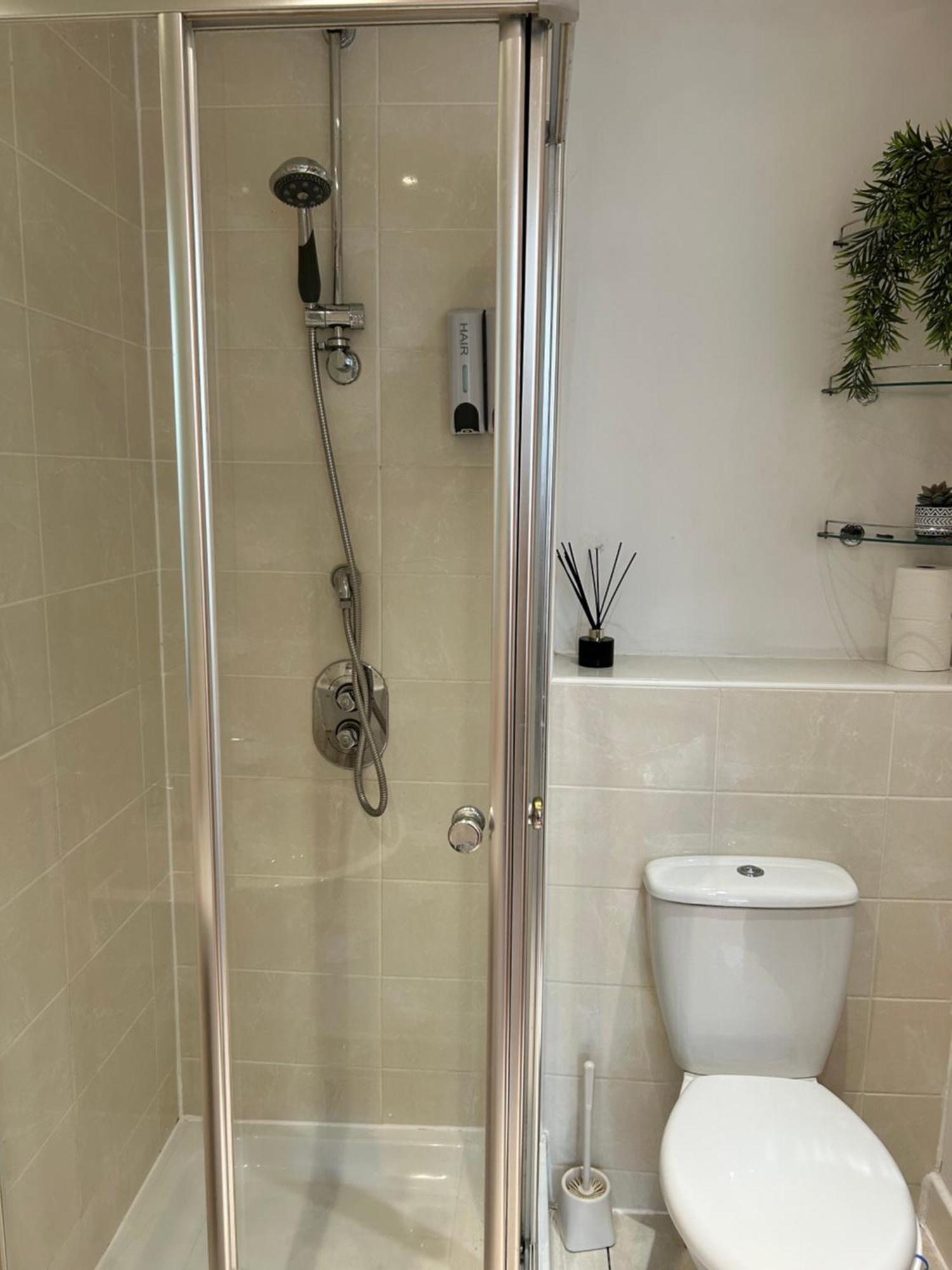 City Centre Apartment. Ρέξαμ Εξωτερικό φωτογραφία