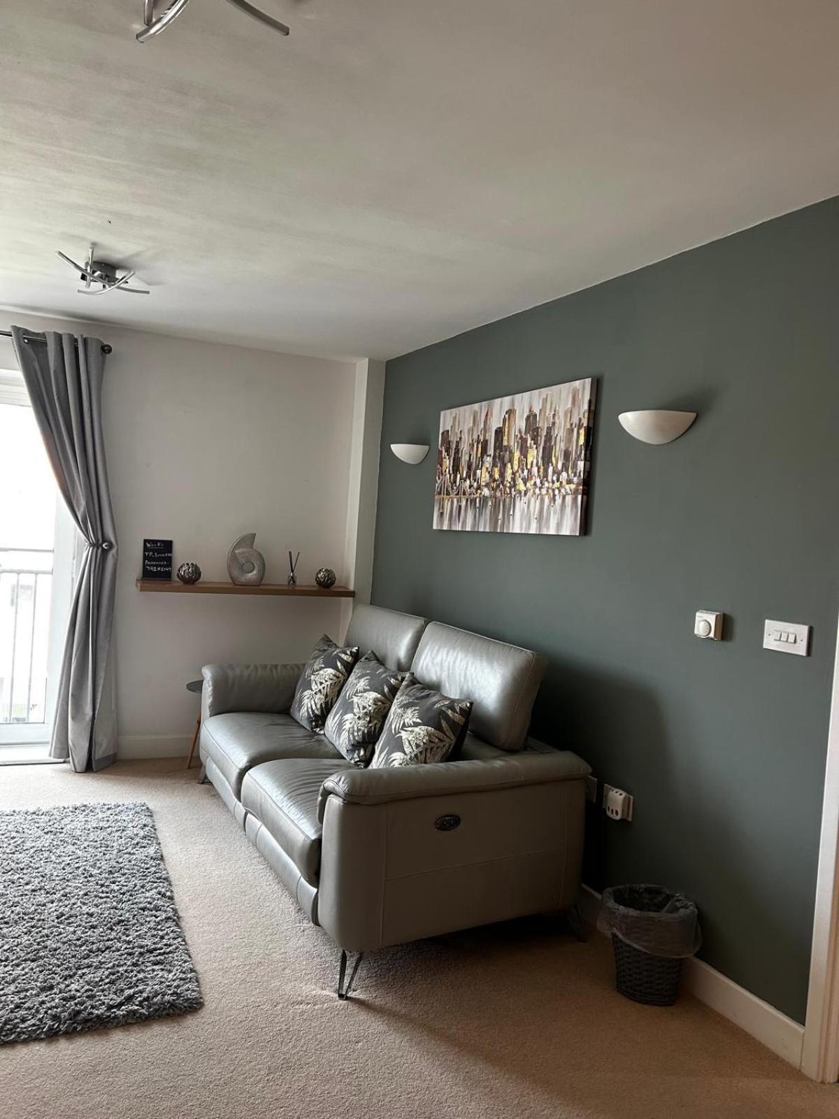 City Centre Apartment. Ρέξαμ Εξωτερικό φωτογραφία